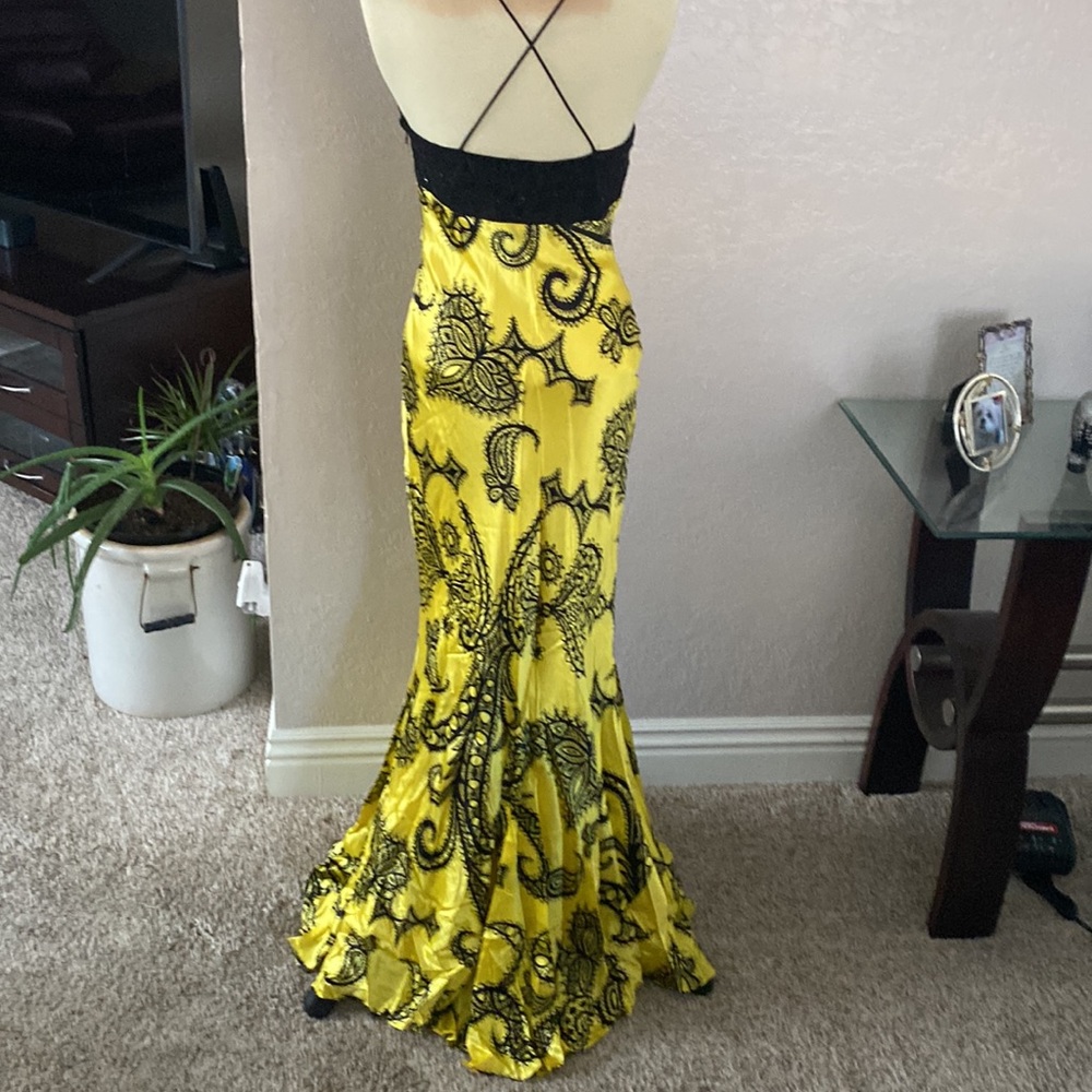 Long Dress - Picture 3 of 6